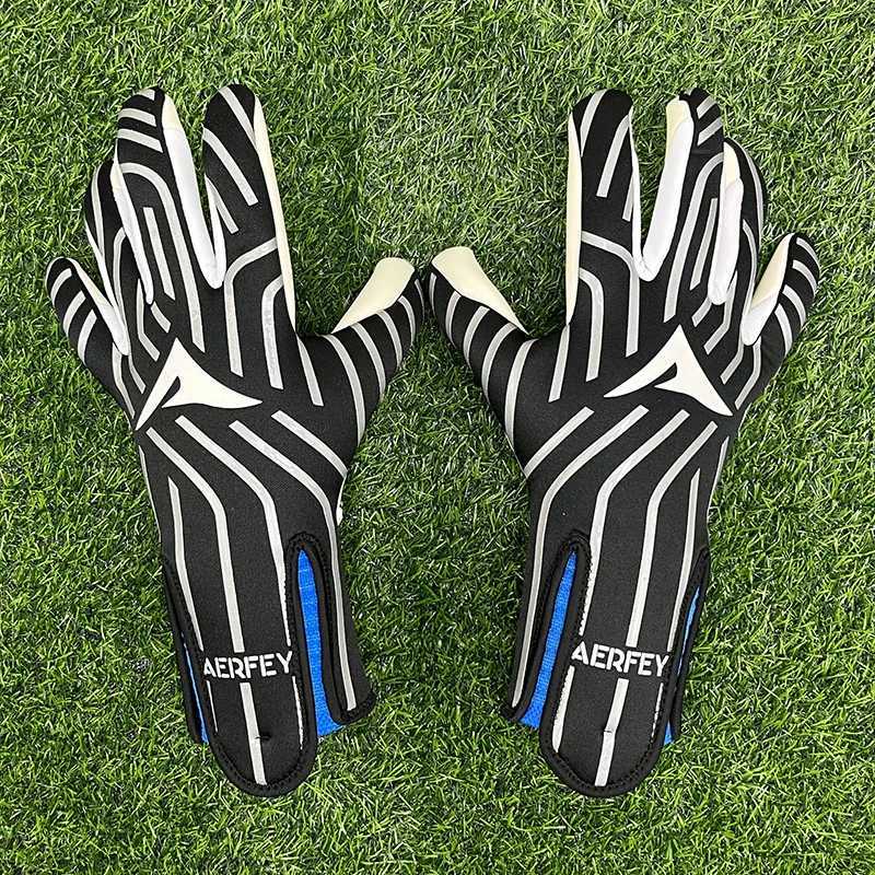 Football goalkeeper gloves thick latex 4mm professional protection for adult and youth goalkeepers football goalkeeper glovesXJ250412