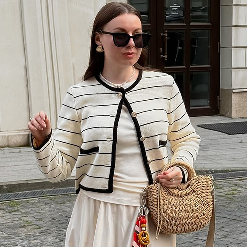 Women's Clashing Stripe Fitted Sweater Casual Street Hundred Top Exquisite Round Neck Wide Clashing Color Side Design Sense Fashion Spring---NBL1