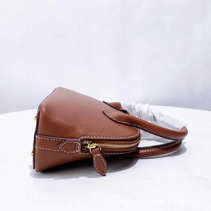 Mini Ladies Shell Bag with Top Handle Classic Design for Handheld Single Shoulder and Crossbody UseT2511112