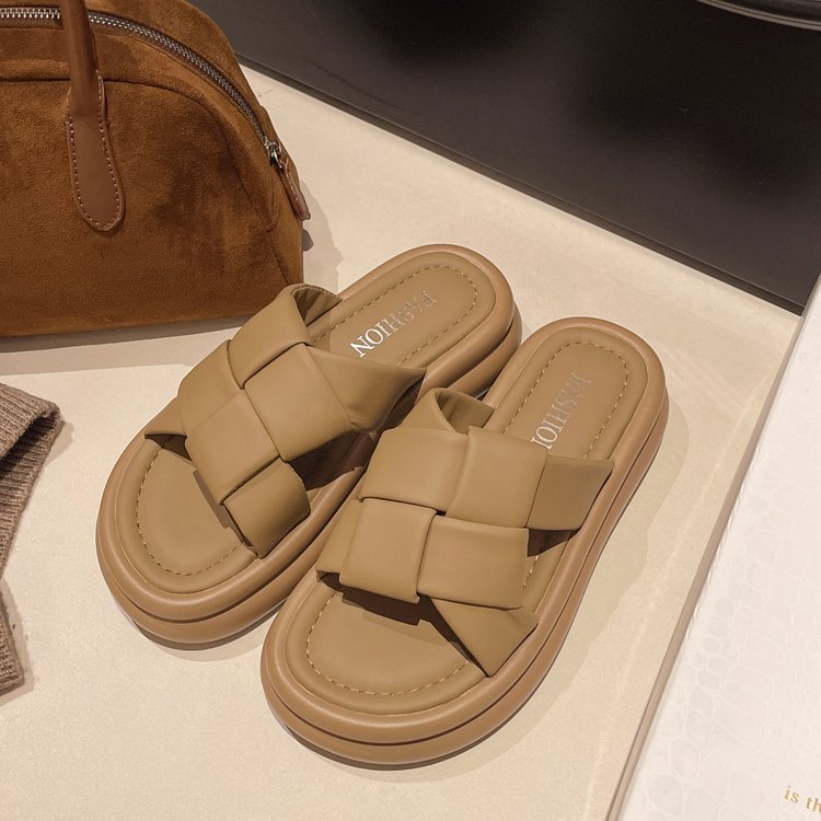 Ladies 2025 summer new thick-soled woven slippers wear high-grade beach non-slip flip-flops all look good casual slippers