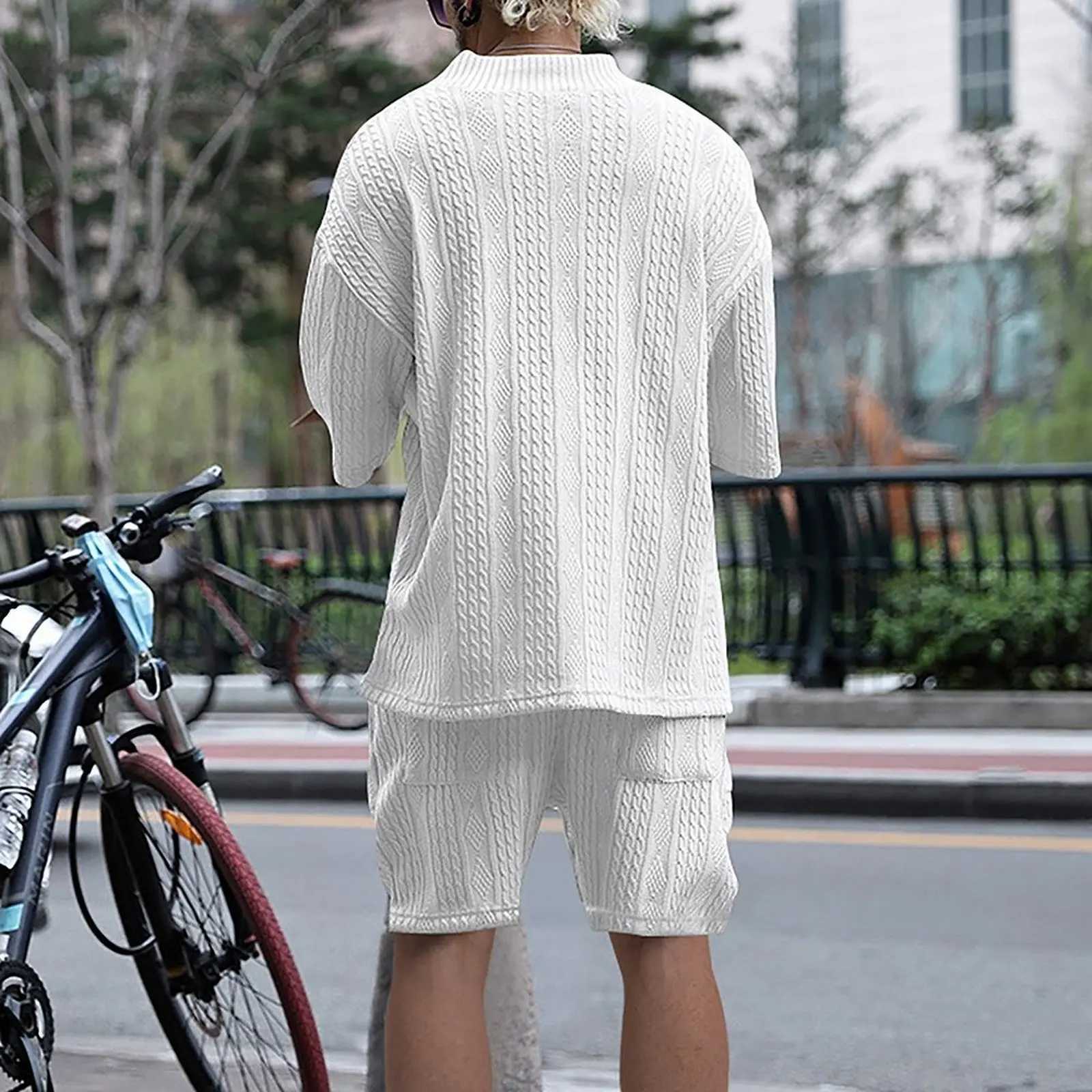 2024 Summer Casual Shorts Set Knitted Two Piece Mens V-neck Short Sleeve T-shirt and Short Sleeve Street Clothing Knitted SetXJ250412