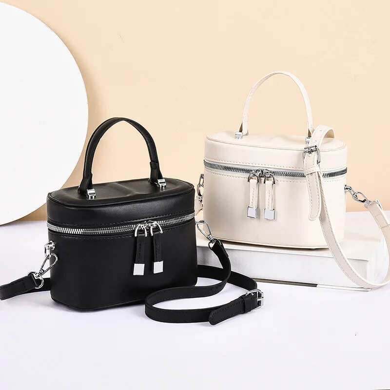 High-End New Fashion Small Handbag For Women Niche Design Casual Simple Shoulder Crossbody Bucket Bag