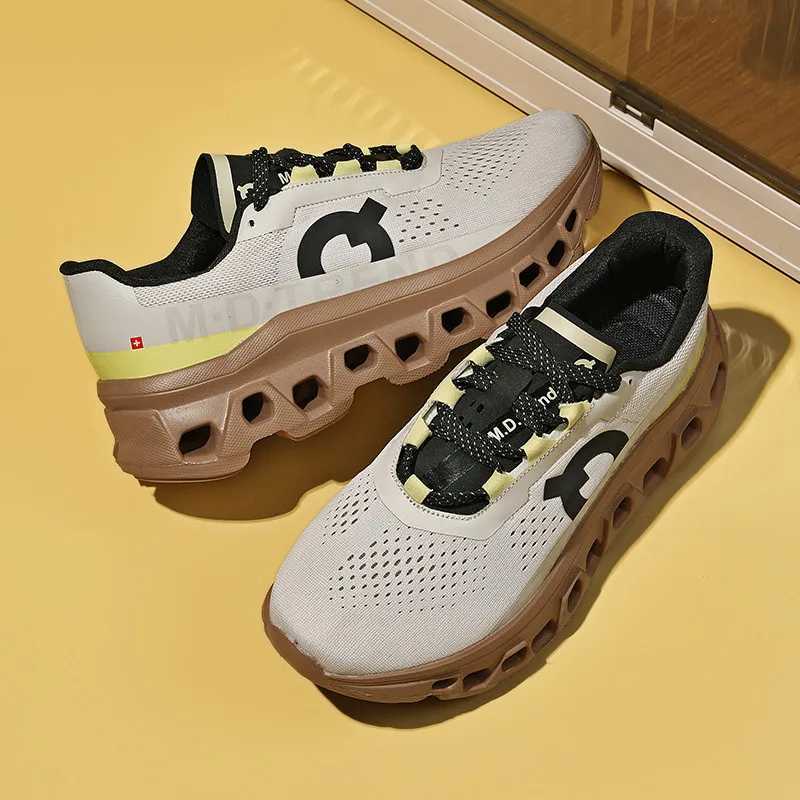 New outdoor sports shoes for men and wen casual fashion Breathable running shoes Breathable couple shoes sizes 36-44 Z250411