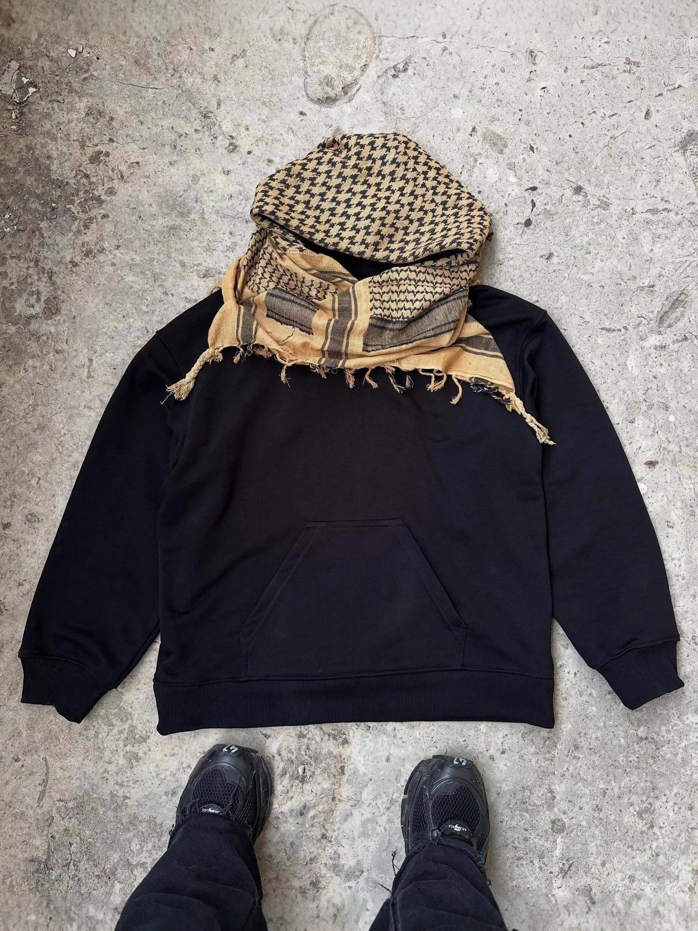 Y2k Retro Style Personalized Headscarf Windproof Hooded Sweatshirt Men and Women Fashionable Street Pullover Sweatshirt 251107