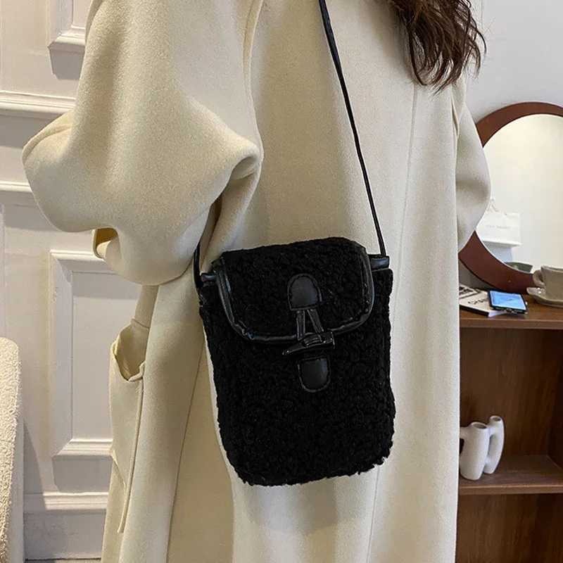 Winter Wool Plush Women Wallet Crossbody Bag Student Kids Funny Mini Messenger Bag Fashion Lady Sweet Mobile Phone Case PouchT2511112