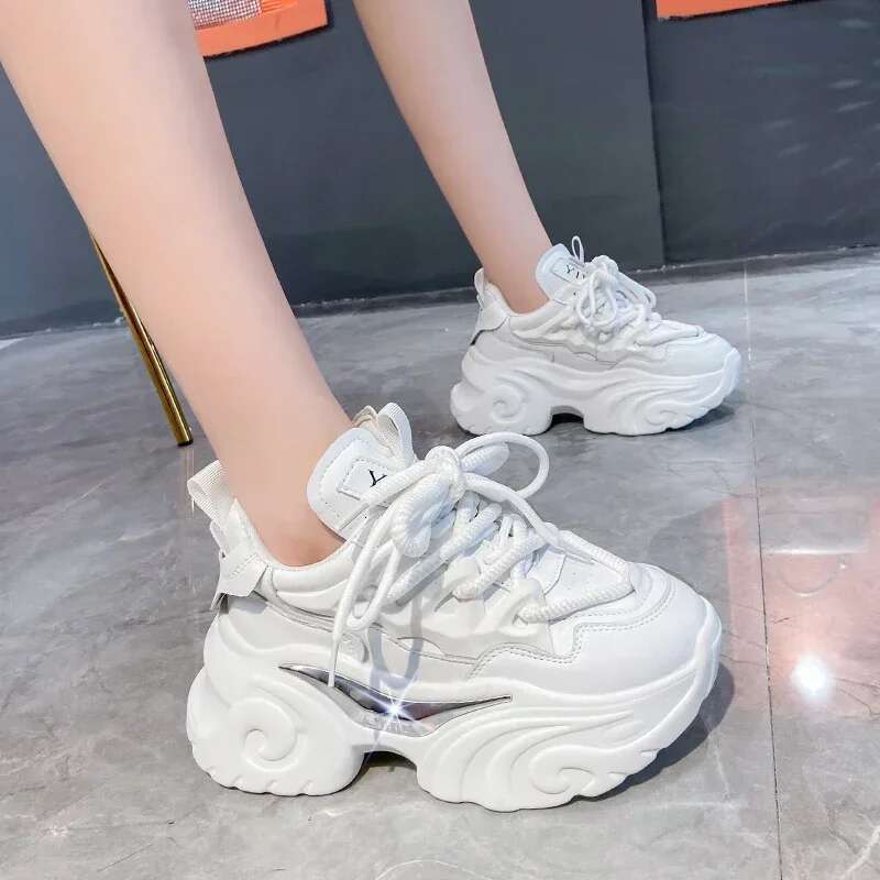 2025 New Thick soled Women's Breathable Leather Sneakers High Heels High Platforms Outdoor Sports Designer Fashion Training Shoes White Thick sol