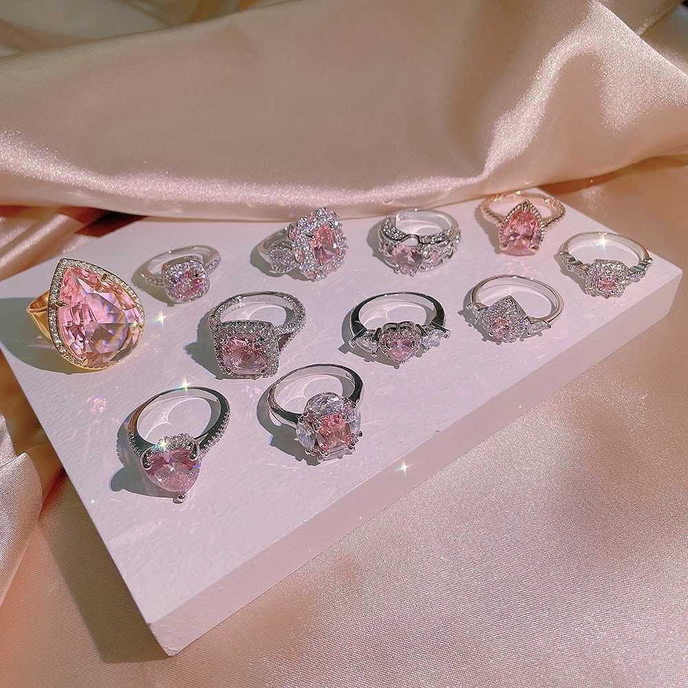 New Classic Silver Womens Ring Set with Zircon Pink Crystal Engagement Women Shining Jewelry Heart Womens GiftXJ250412