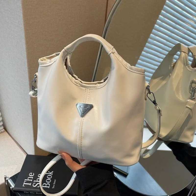 Womens Leather Crossbody Bag Classic Elegant Shoulder Bag Messenger Bag For Ladies Luxury BrandW251111