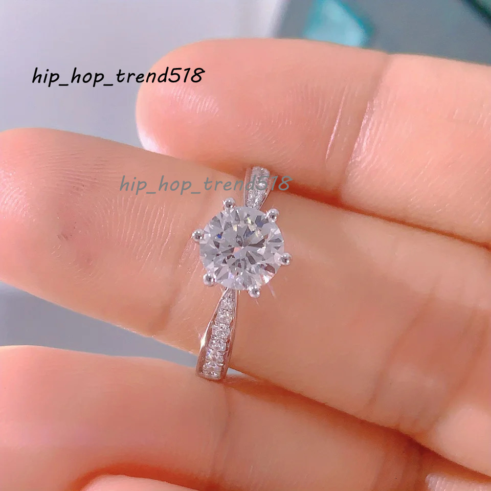 2 Carat Dazzling Moissanite Ring S925 Silver - Perfect for Christmas and Anniversary Gifts Suitable for Casual Style Ages 15