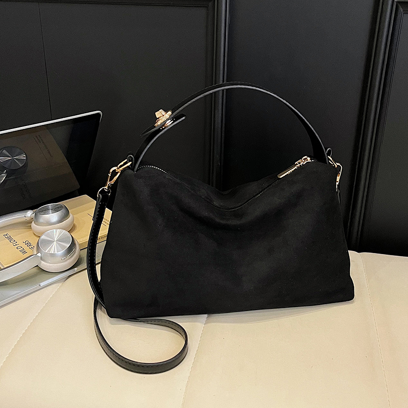 Winter new niche new high-end handbag women's shoulder bag daily versatile casual simple fashion classic large capacity shopping shoulder bag