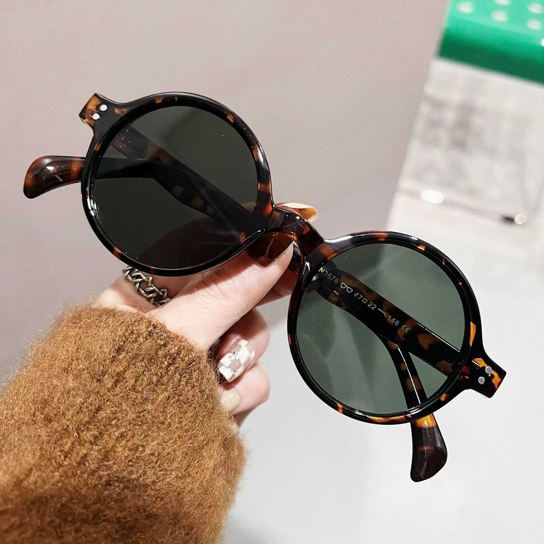 Vintage Round Sunglasses Women Brand Designer Rivet Sun Glasses Female Fashion Travel Ocean Color Shades Oculos De Sol Z250411