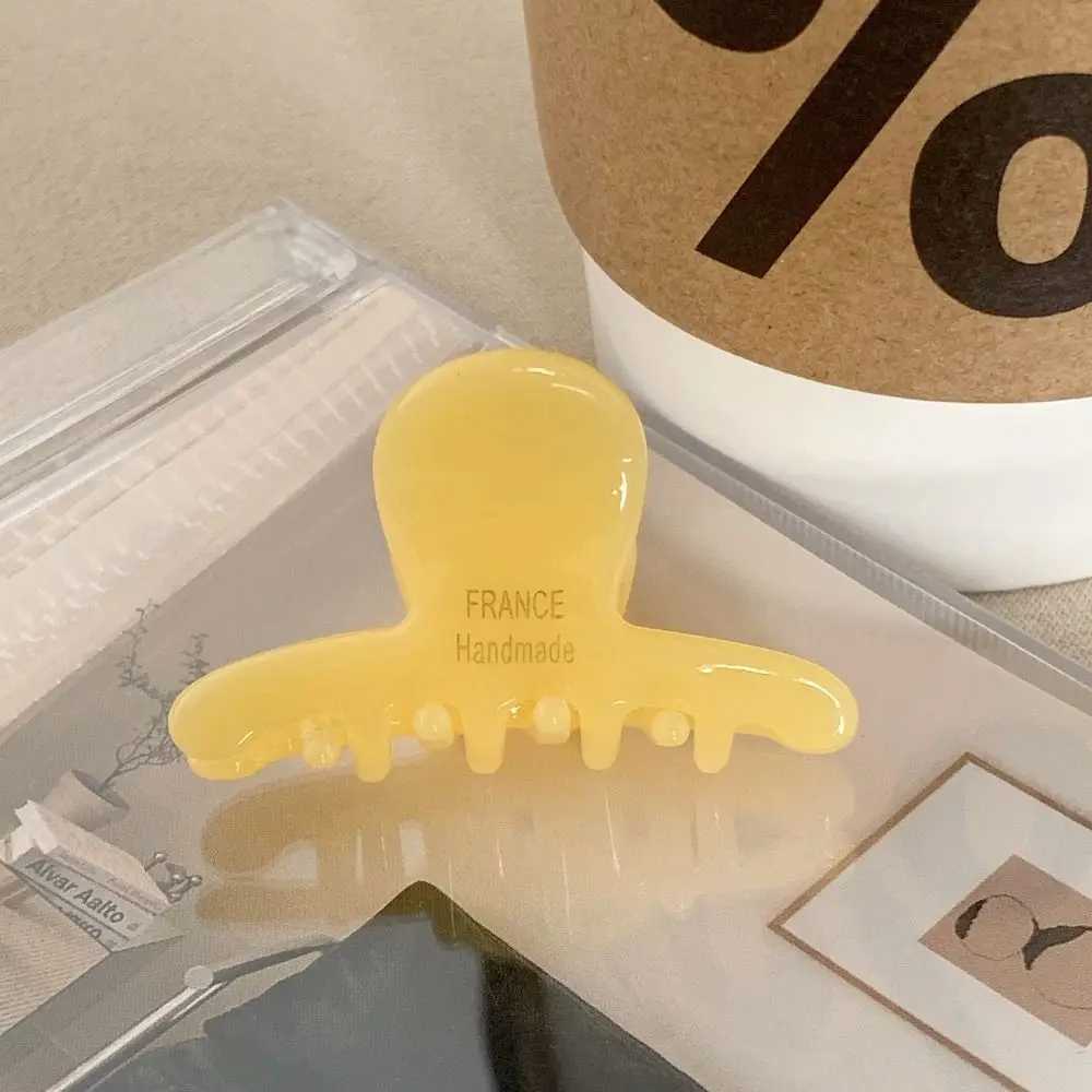 Fashion Claw Clip Acetate Hair Accessories Hair Clip for Girls Wearing Hairclips Y2504012