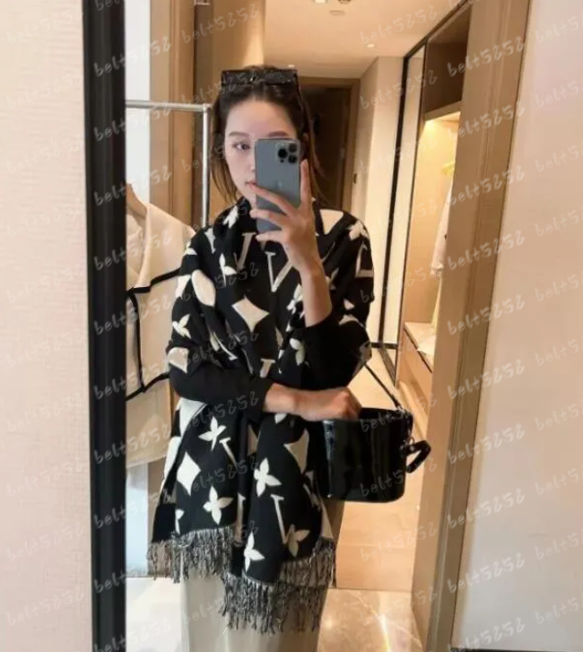 Fashion luxury designer scarves womens scarves mens scarves autumn and winter classic multistyle accessories simple retro womens shawls multicolor echarpe