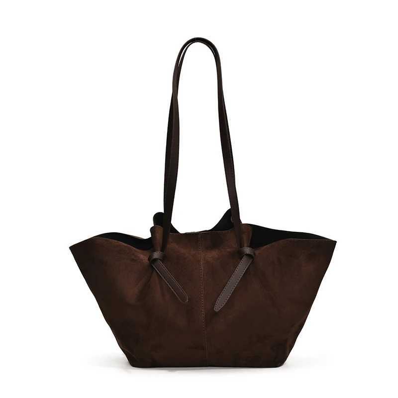 Light Luxury Fi Casual Large Capacity Womens Tote Bag 2025 Spring New Advanced Sense Versatile Commute Shoulder BagXJ250412