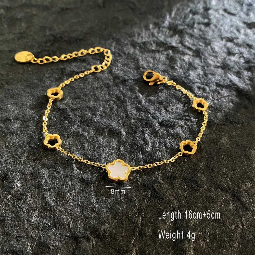 2024 Cute Daisy Flower Charm Bracelet for Women Stainless Steel White Shell Five Leaf Flowers Chian Bracelet Jewelry GiftC250411