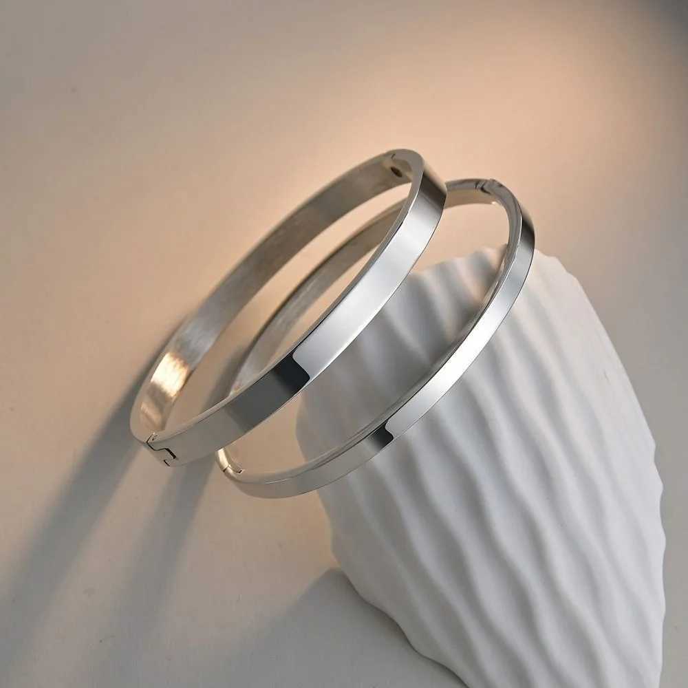 Simple Smooth Buckle Bracelet 4mm 6mm Wide Gold Plated Stainless Steel Cuff Bangles Temperament Couple Bracelets Jewelry GiftC250411