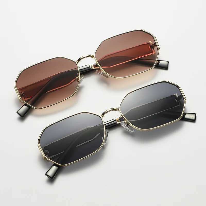 New Fashion Vintage Sunglasses Women Men Designer Retro Metal Rectangle Sun Glasses Female Male Popular Black Eyewear Z250411