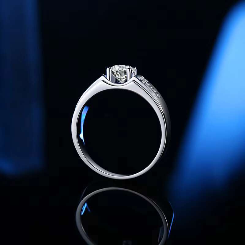 Classic Design D Color VVS1 18K White Gold Plated 925 Sterling Silver Waterproof 1Carat Sparkling Moissanite Ring for Men