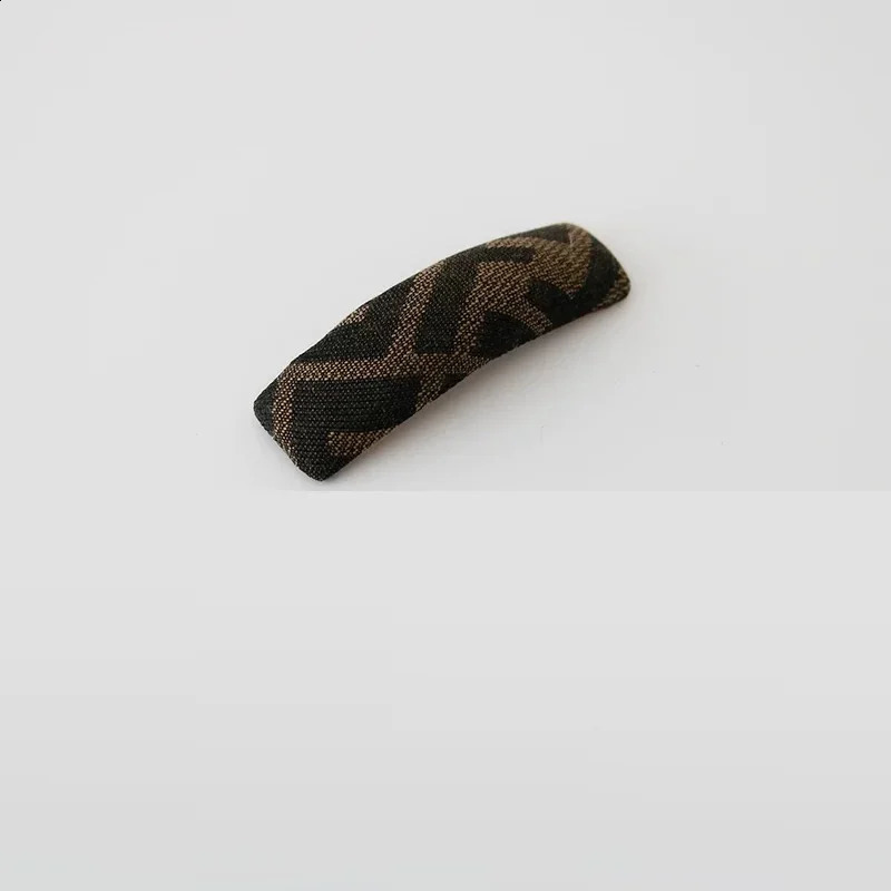 Letter small hair clip female net red highgrade temperament fringe side duck beak headwear 250410