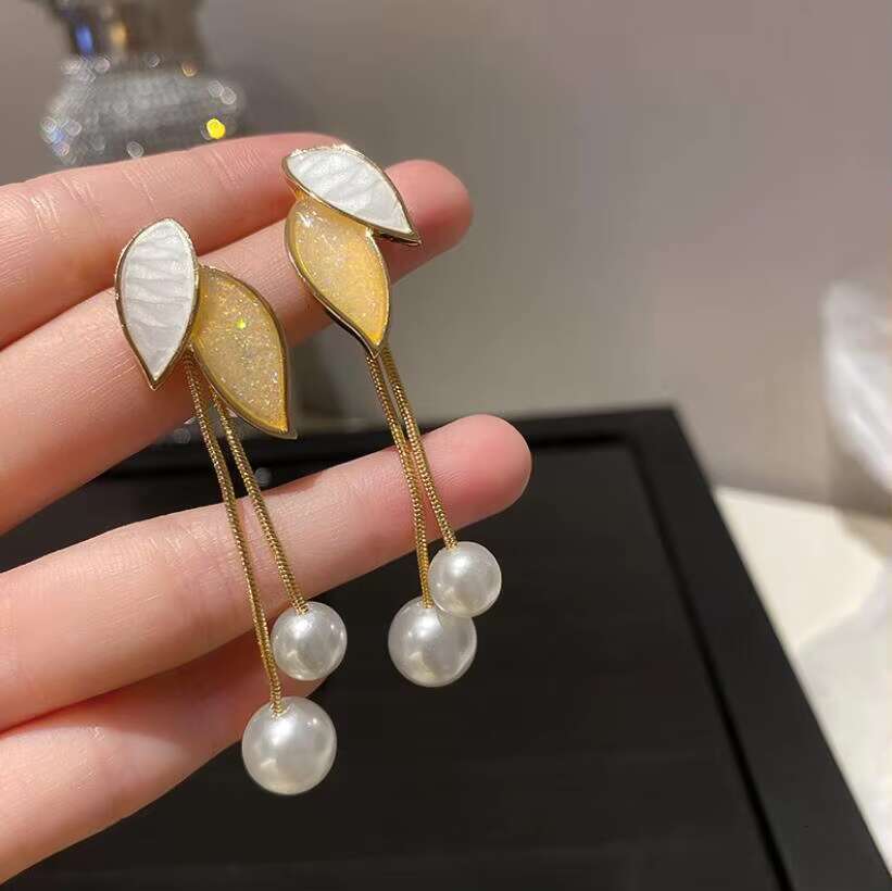 Fashion Gold Plated Enamel Ear Clip No Piercing Pearl Leaf Tassel Earrings Women Jewelry
