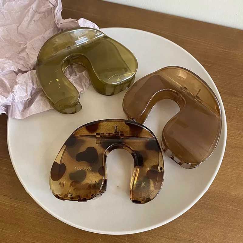 Jelly colored grab bucket hair clip elegant womens large clip hair clip fashionable acrylic shark fish tank hair clip girl hair accessories Y2504012