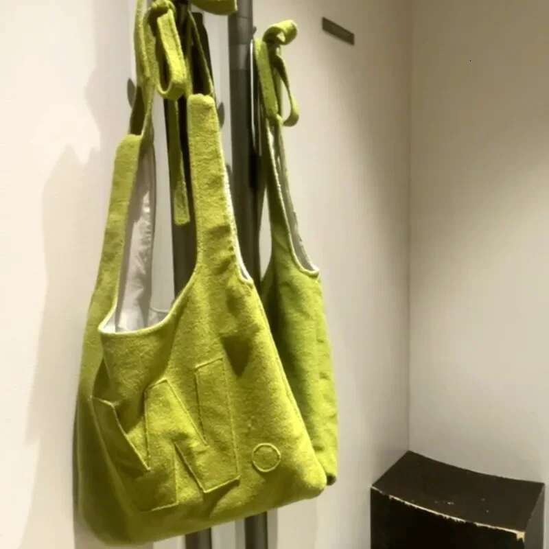High-Capacity Fashion Casual Grunge Crossbody Bag Vintage Simple Y2k Aesthetic Handbags Korean Women All Match Ins Shoulder Bags