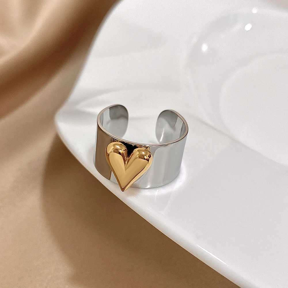 Large stainless steel heart-shaped cuff ring suitable for women trendy and wide personalized with extended European and American jewelryXJ250412