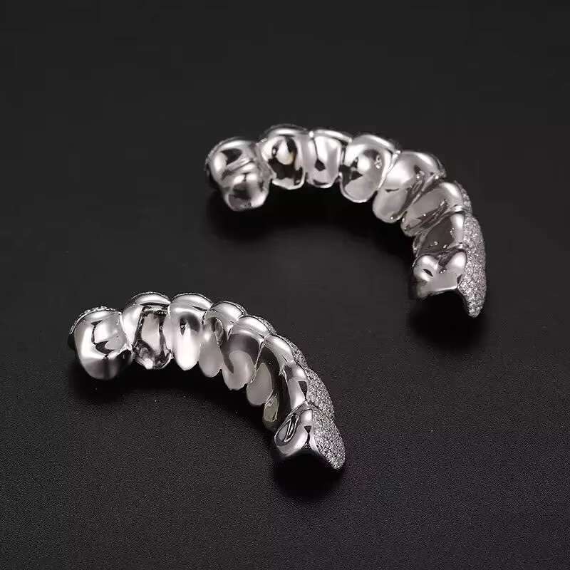 Iced Out Moissanite Grillz VVS S925 White Gold Plated Perm Cut Custom Grillz for Teeth