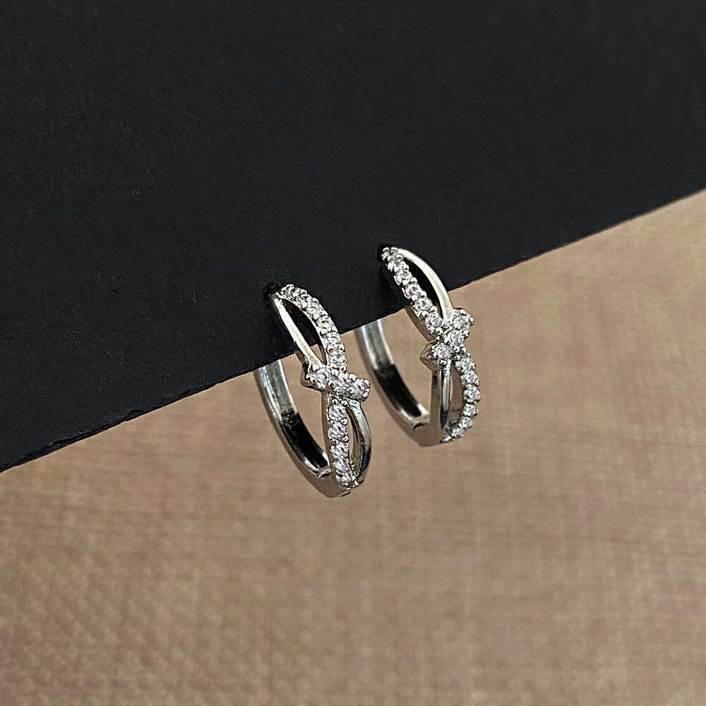 Earrings Designer Luxury knot earring Hot Selling Braided Hoop Niche Design Exquisite Micro Inlaid Elegant INS High End Ear rings