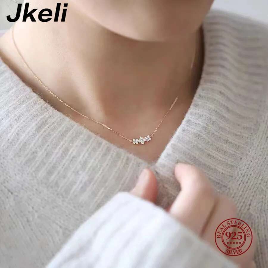 Jkeli Sterg Sier Romantic Three Four Petals wer Clavicle Necklace for Women Exquisite Charms Party Wedding Jewelry