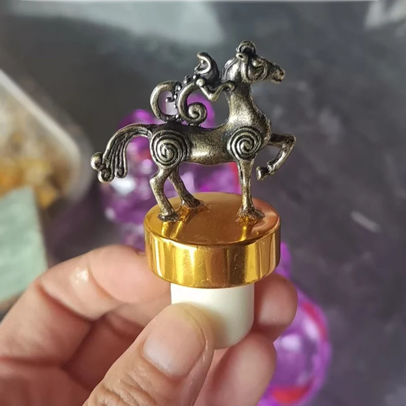 Car Engine Whiskey Liquor Glass Decanter Home Bar Transparent Wine Bottle Container Statue Table Decoration Gift Accessories 251106