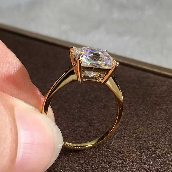 Womens Luxury Crystal Engagement Ring Princ Cut White Zircon Square Stone Ring Charm Gold Wedding Party RingXJ250412