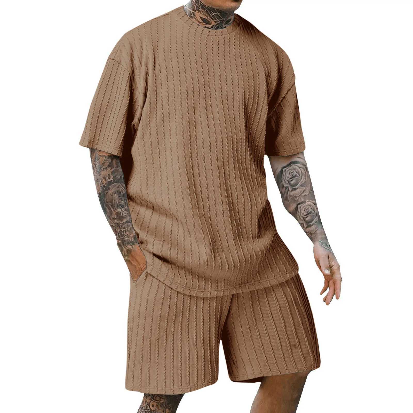 New popular summer mens sports solid color round neck zipper short sleeved T-shirt set with vertical stripesXJ250412