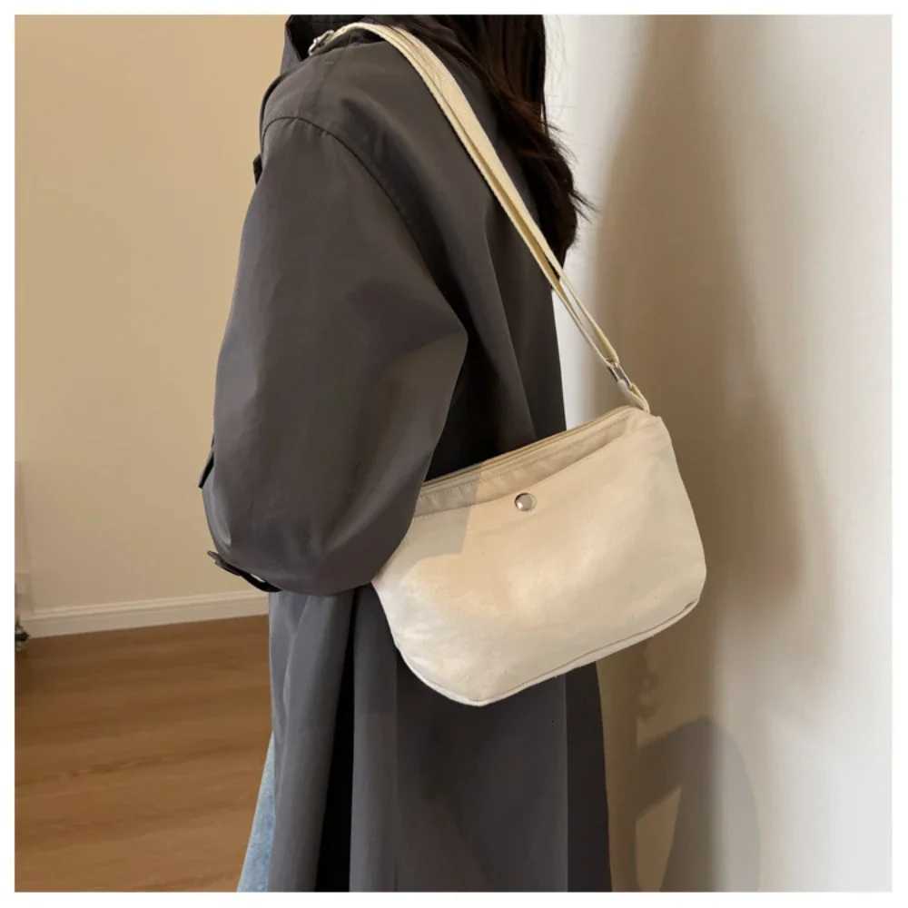 European American Simple and Fashionable Single Shoulder Small Cloth Bag for Womens Travel Leisure Canvas Crossbody BagT2511112