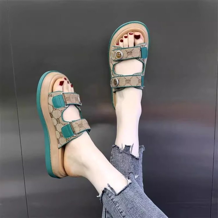 designer shoes new Women's sandals for summer outdoor wear Thick sole non-slip Casual fashionable Flat bottom. Versatile and suitable for all occ