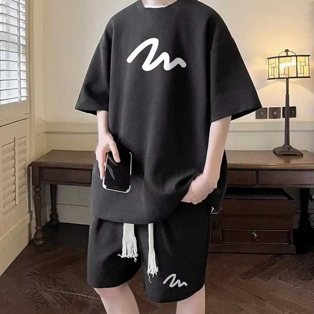 Mens sportswear mens summer casual suit set with O-neck short sleeved T-shirt and elastic drawstringXJ250412
