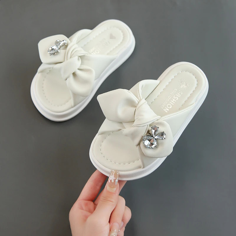 Girls Rhinestones Slippers Thick Bottom Children Summer Beach Shoes Non Slip Solid Color Fashion Kids Indoor Outdoor Slippers 250411