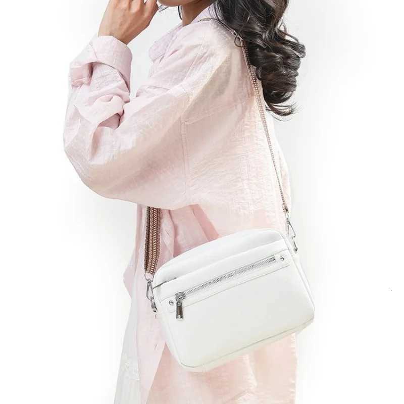 Elegant Tote Bag For Women Crafted From Quality Leather Boasting Classic Style For Casual OccasionsW251111