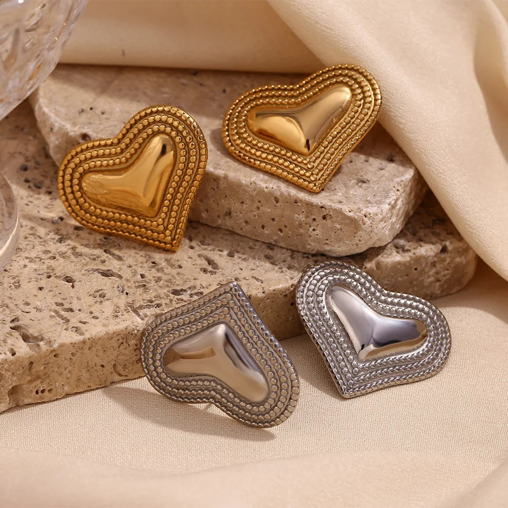 Fashionable and simple heart-shaped jewelry earrings made of stainless steel 18k PVD gold-plated waterproof earring accessories 250409