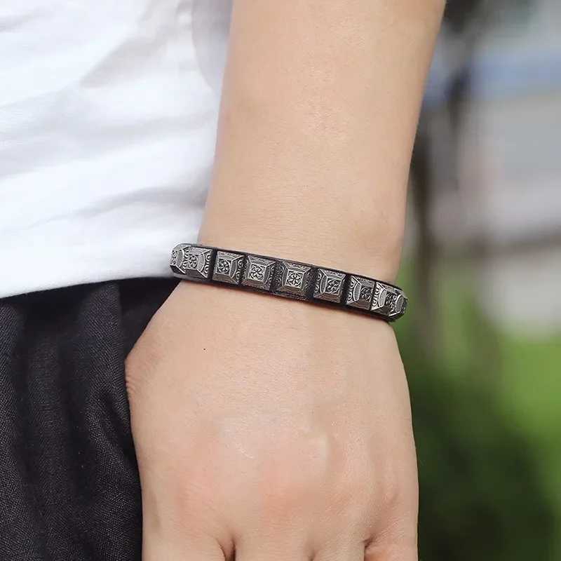 Punk Trend Leather Bracelets for Men and Women Retro Rock Creative Street Party A PU Rivet Bracelet Jewelry AccessoriesC250411
