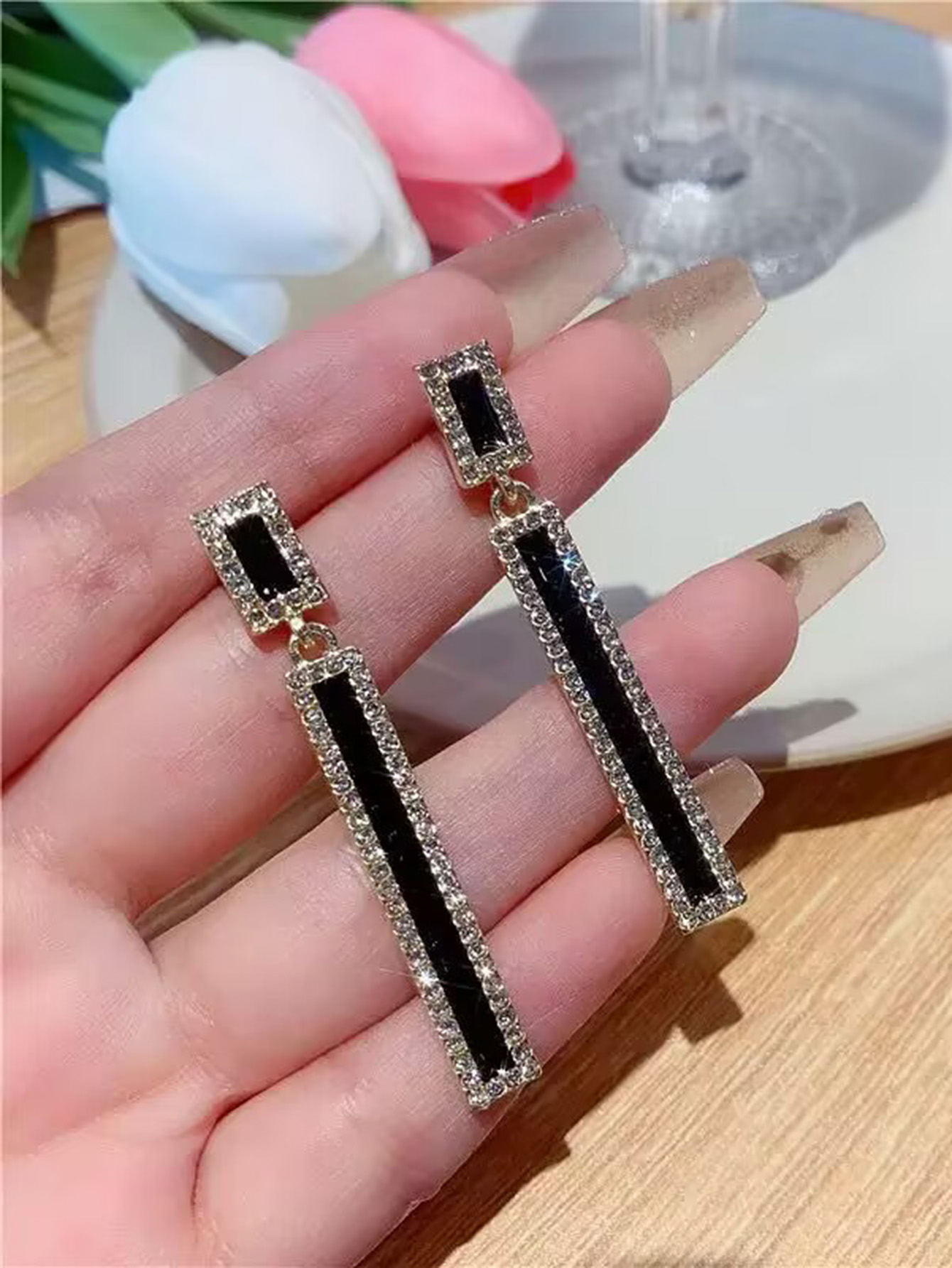 Ladies' earrings black diamond square earrings