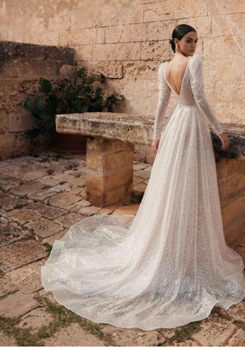 Sparkly A Line Wedding Dress Sequined V Neck Long Sleeve Bridal Gowns Customized Beach Backless Bride Dresses