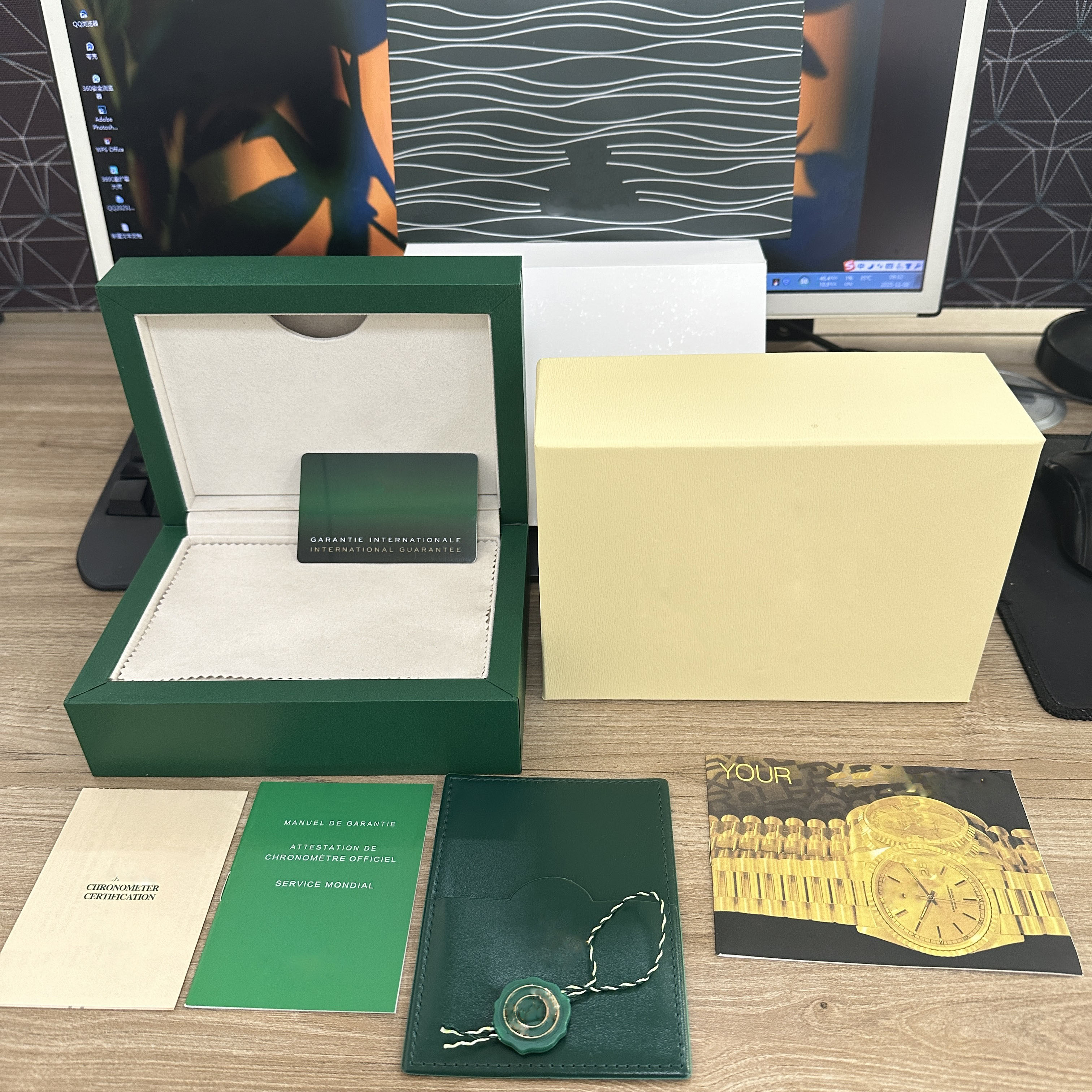 Rolex Designer Mens Green Watch Box Original Flip up Watch Box with Brochure Green Box Card Handbag Complete Packaging
