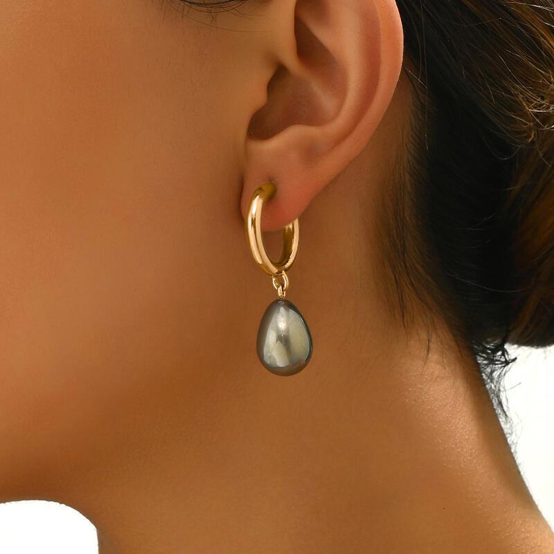Elegant Sier-Tone Hoop Earrings with Teardrop Pendant