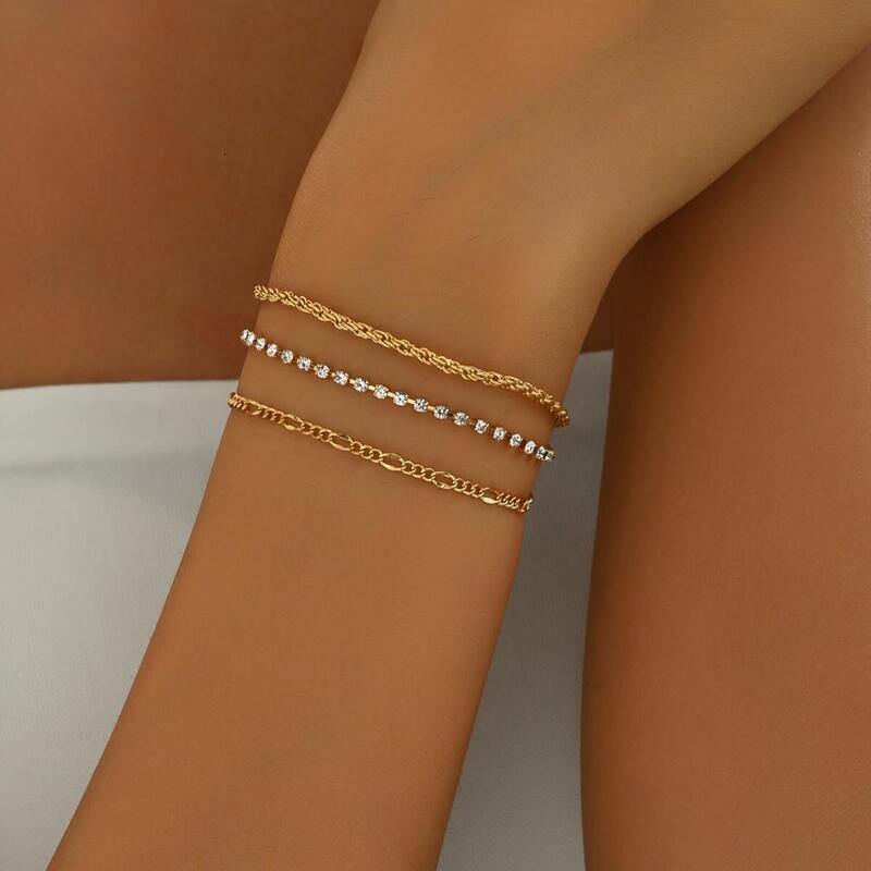 Elegant Gold Chain k Bracelet Set - Stylish and Versatile Jewelry for Women