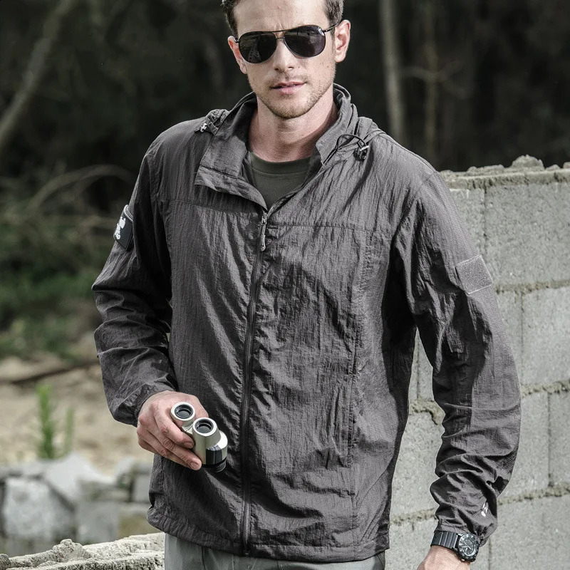 Summer lightweight jacket mens windproof jacket thin leather hooded raincoat quick drying breathable waterproof jacket 250411