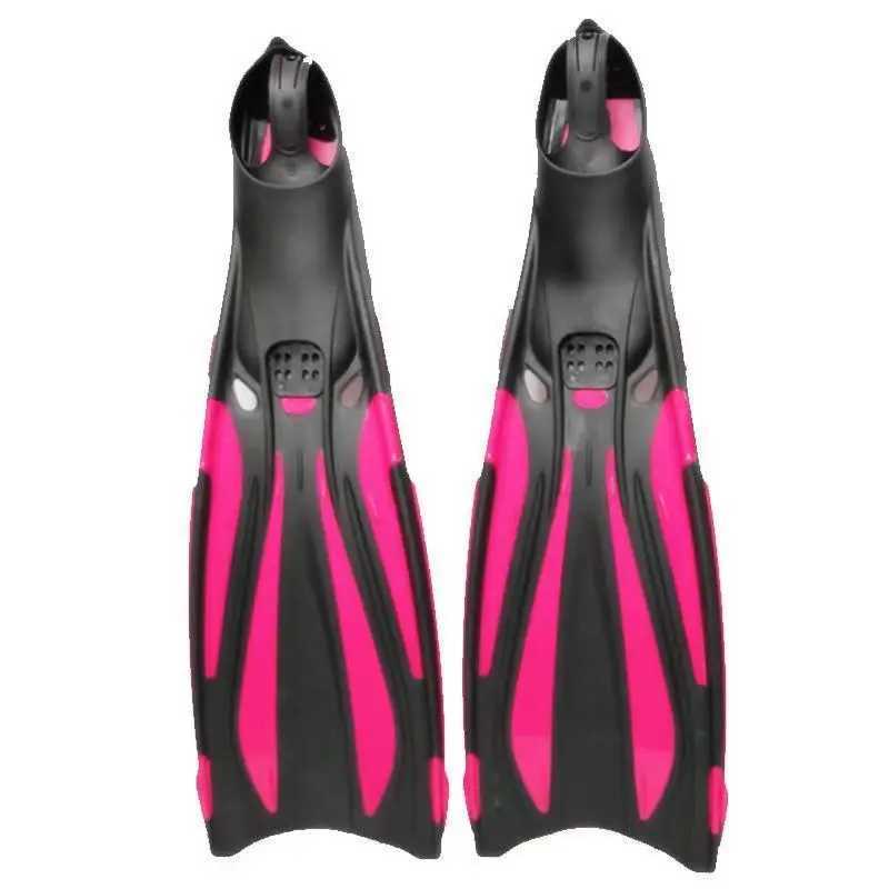 Flippers fins are used for swimming nap training chest freestyle and butterfly stroke. Made of silicone.Y250412