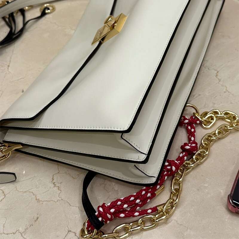 Design Soft Sound Flap Square Messenger Bag For Women 2025 New Genuine Leather Ladies Retro Handbag With Locker Pendant