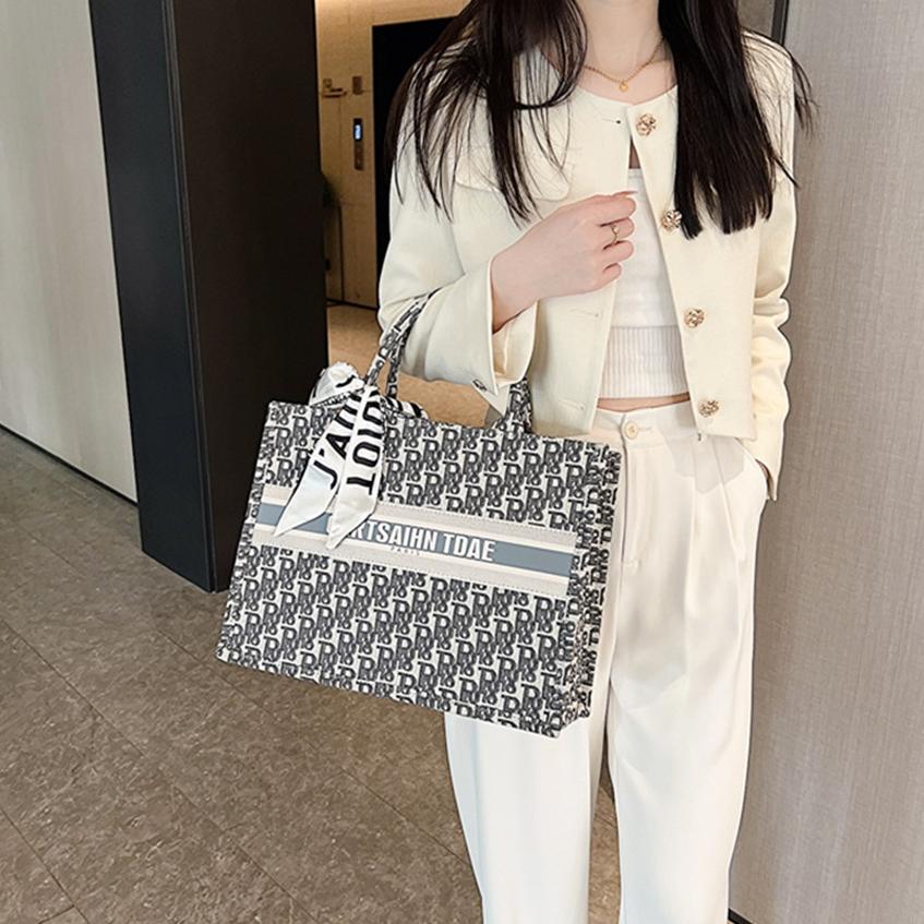 new hot Free shipping designer shoulder bag for women Tiny house Luxury summer new outdoor black gray Large capacity designer bag
