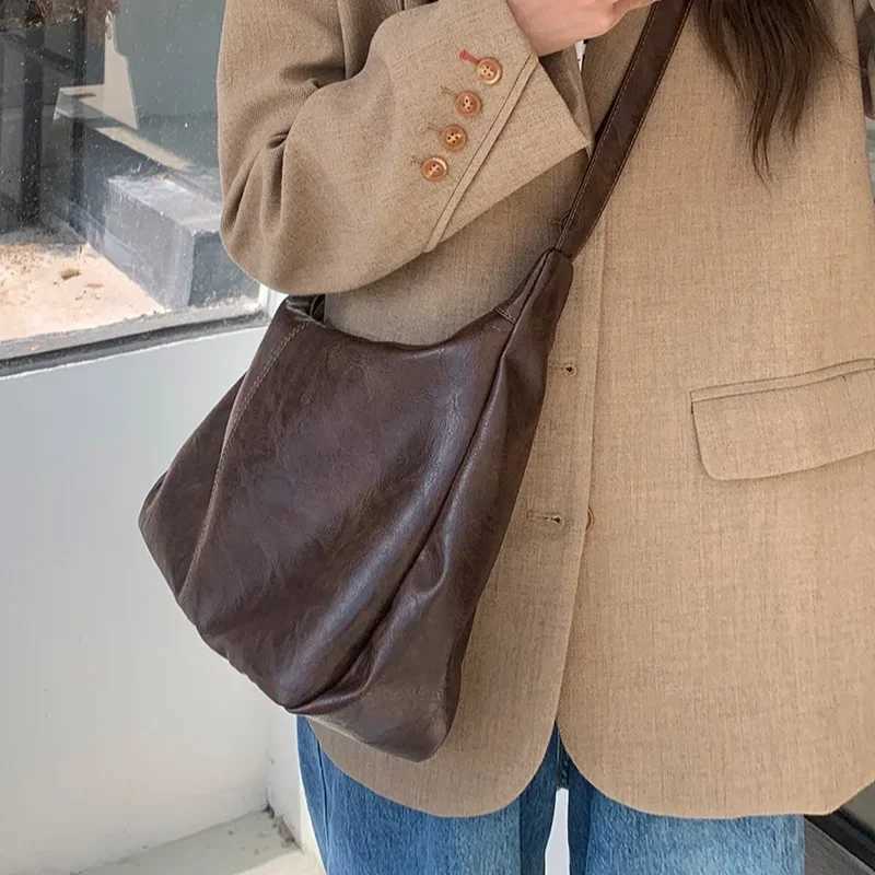 PU Leather Commuter Fashion Vintage Casual Tote Bag Messenger Bags Crossbody Bags for Women Texture Large Capacity TemperamentT2511112